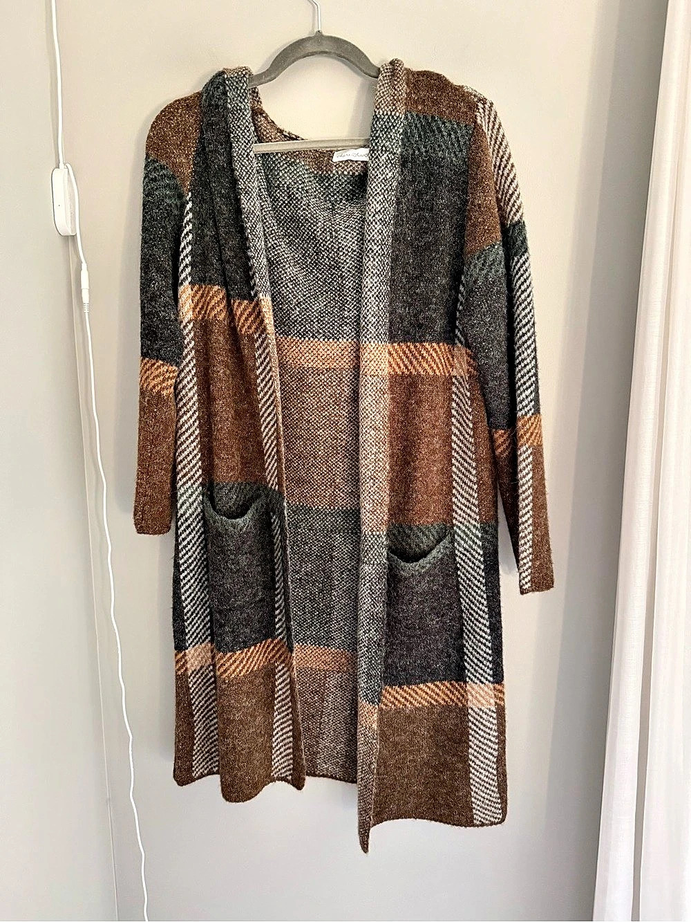 Plaid Open Front Cardigan in Brown & Gray Size Medium